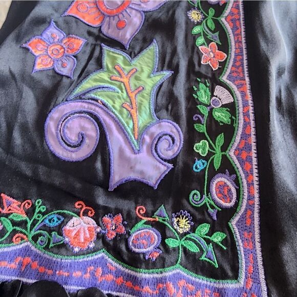 Laura Lees label 100% silk embroidery Mid skirt - Picture 16 of 16